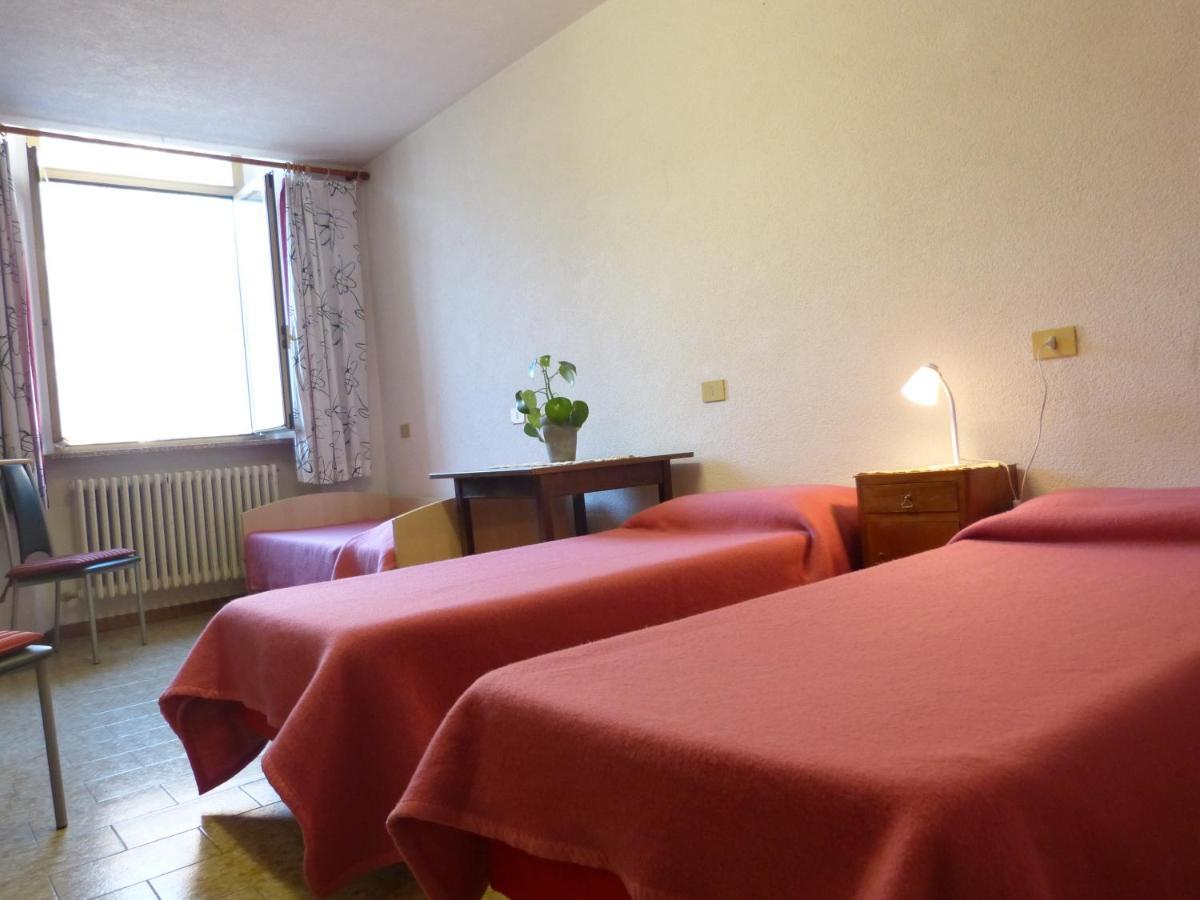Ostello Al Deserto Chiavenna Exterior foto