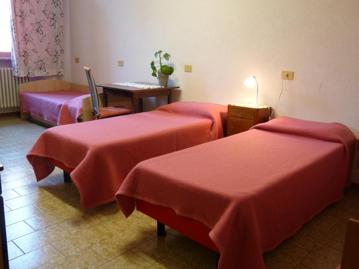 Ostello Al Deserto Chiavenna Exterior foto