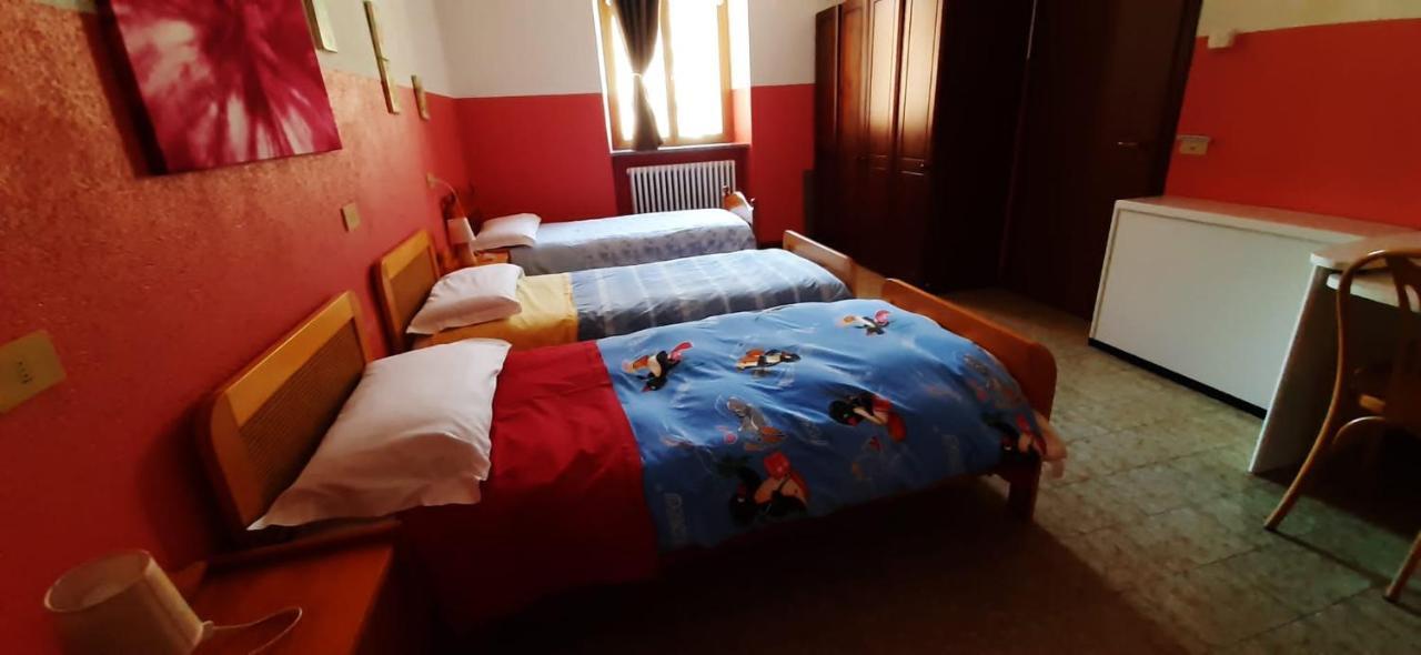 Ostello Al Deserto Chiavenna Exterior foto