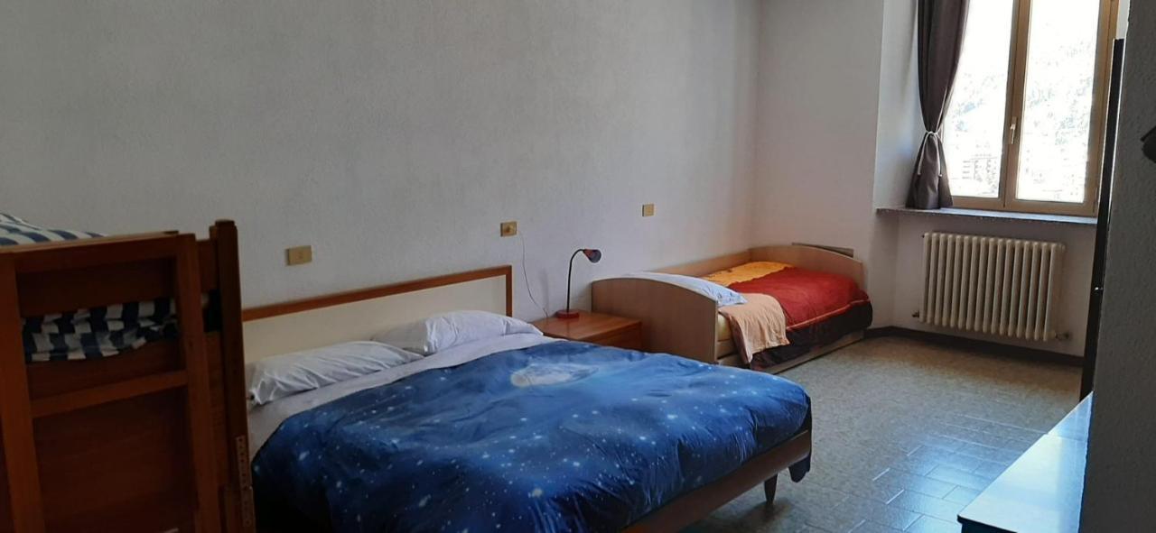 Ostello Al Deserto Chiavenna Exterior foto